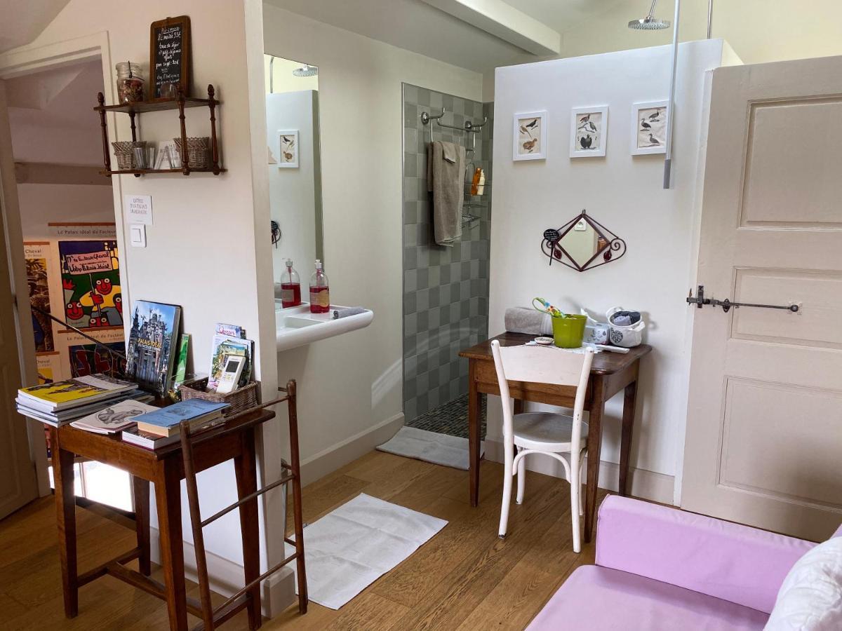 Chez L'Antiquaire Bed and Breakfast Hauterives Exteriör bild